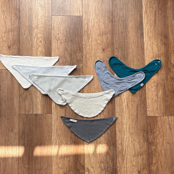 Baby / Infant / Toddler Bibs - Picture 1 of 7
